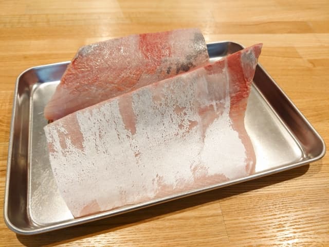 熟成されたワラサのサク画像