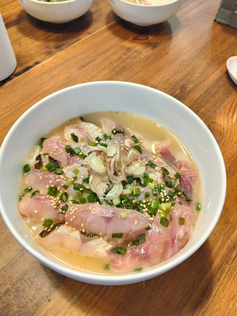 イサキのだし茶漬け料理画像